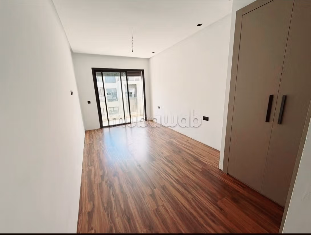 Bel appartement vide à la ville verte — 6