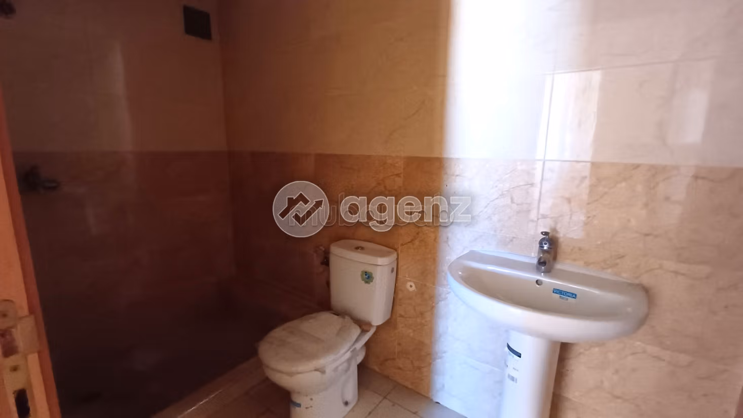 Beautiful apartment for sale in Nassim 1.3 rooms. With Lift, Carpark