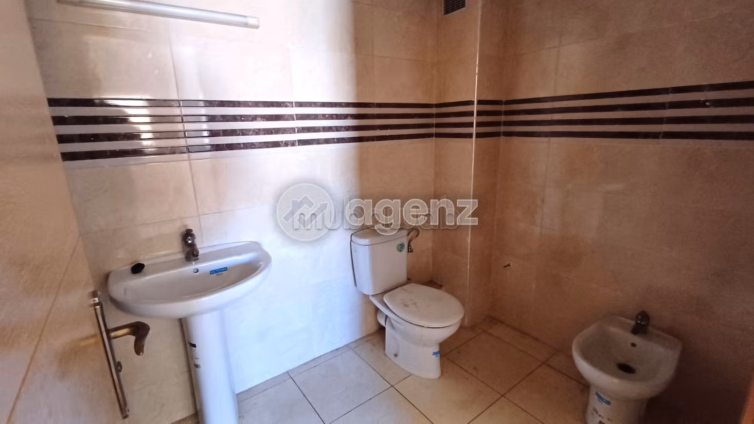 Beautiful apartment for sale in Nassim 1.3 rooms. With Lift, Carpark