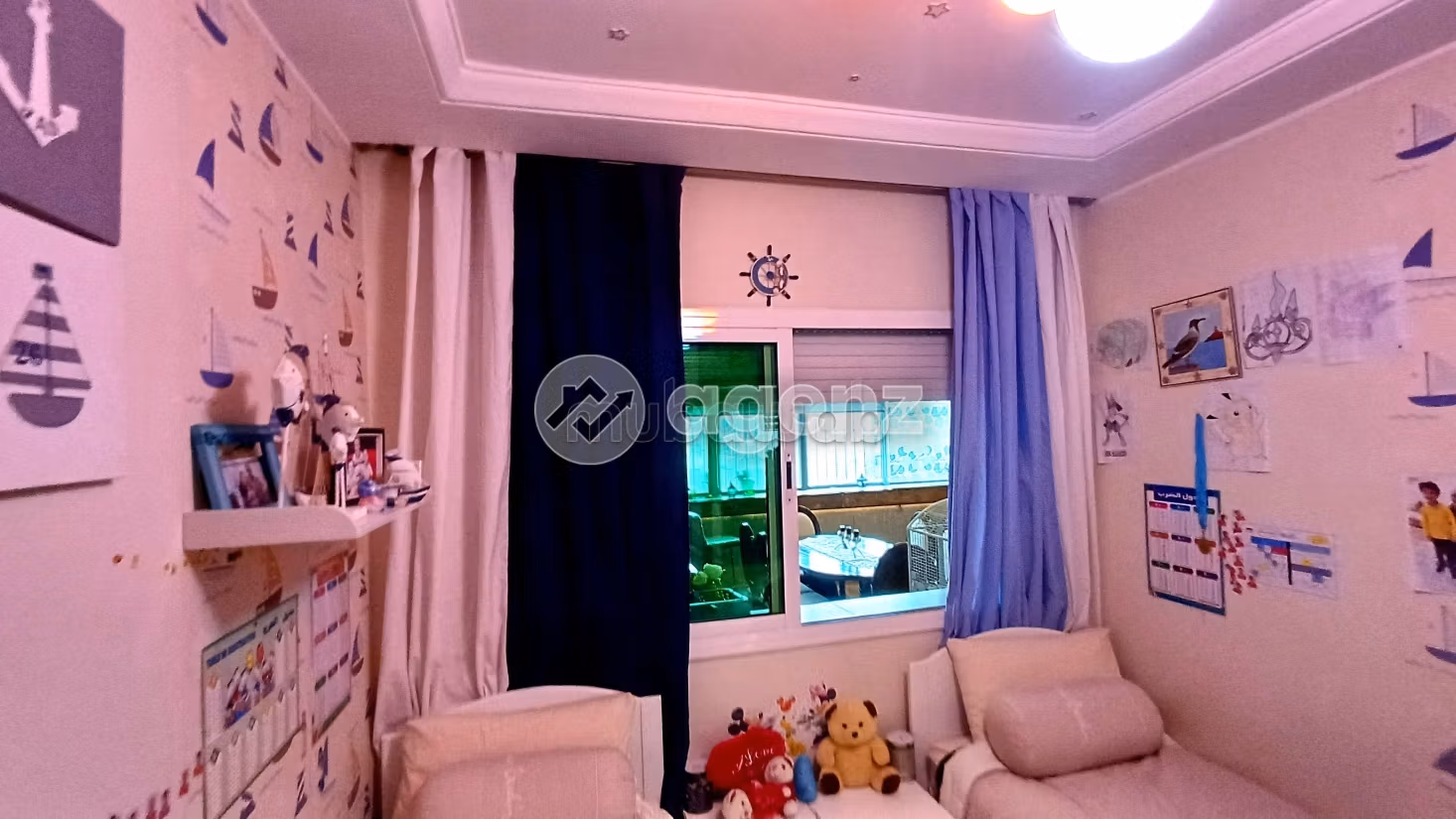 Sale of a lovely apartment. 2 beautiful rooms. Lift and parking spaces