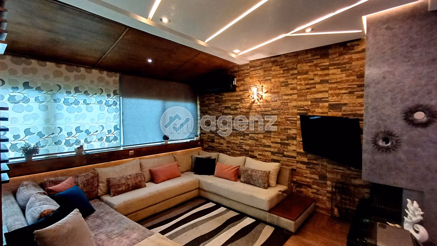 Sale of a lovely apartment. 2 beautiful rooms. Lift and parking spaces