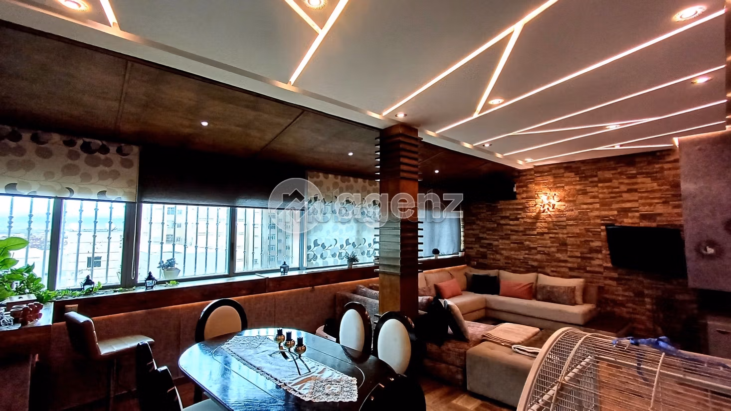 Sale of a lovely apartment. 2 beautiful rooms. Lift and parking spaces