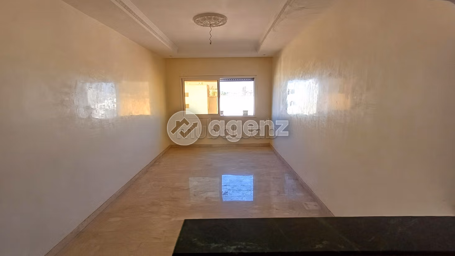 Bonito piso en venta en Nassim 1.2 hermosas habitaciones. Ascensor y garaje