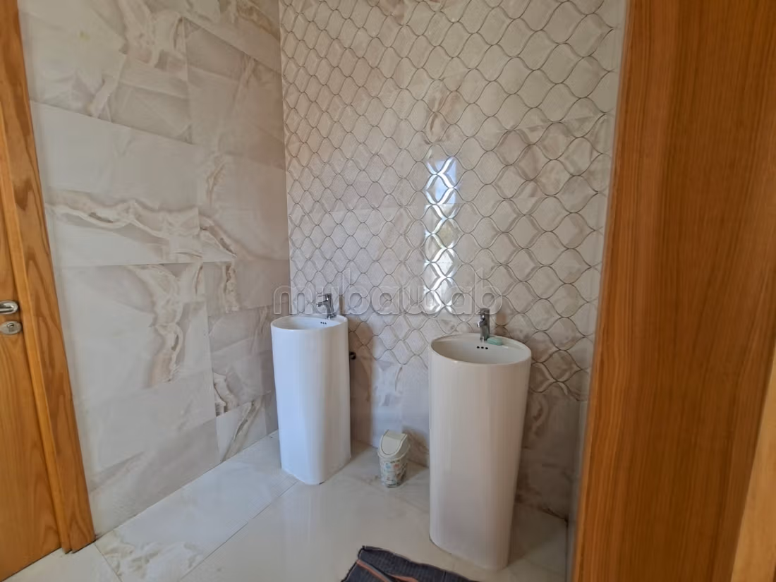Magnificent villa for rent in Temara plage. 6 comfortable rooms. Cellar