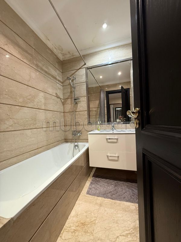 شقة رائعة للإيجار بالمعاريف. 1 غرفة. مفروشة