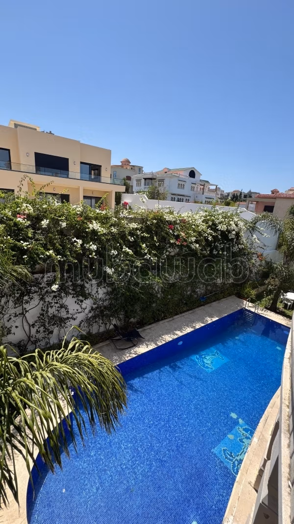 Magnifique villa à vendre à Port Tanger ville. Surface de 11 m². Meublé