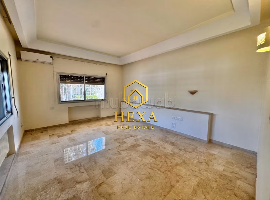 A louer Villa de maître avec piscine à La Soukra
