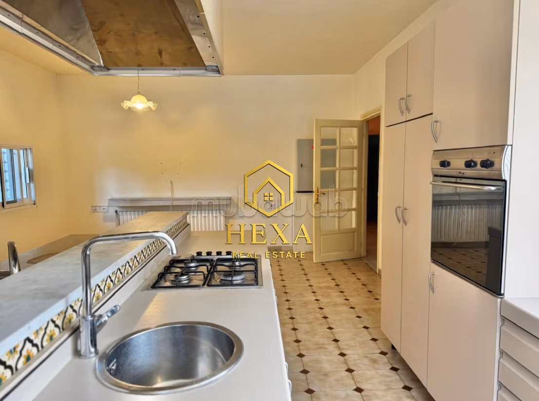 A louer Villa de maître avec piscine à La Soukra