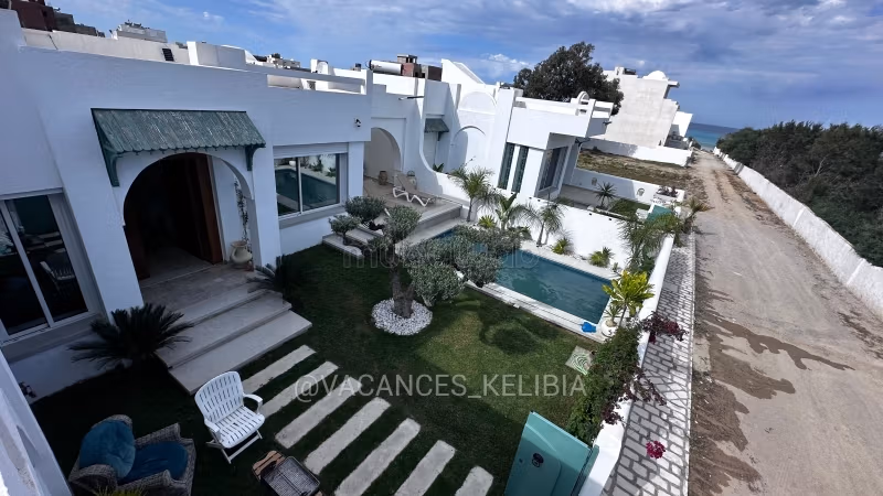 2 VILLAS 1 STUDIO À 50m de la plage 
KELIBIA