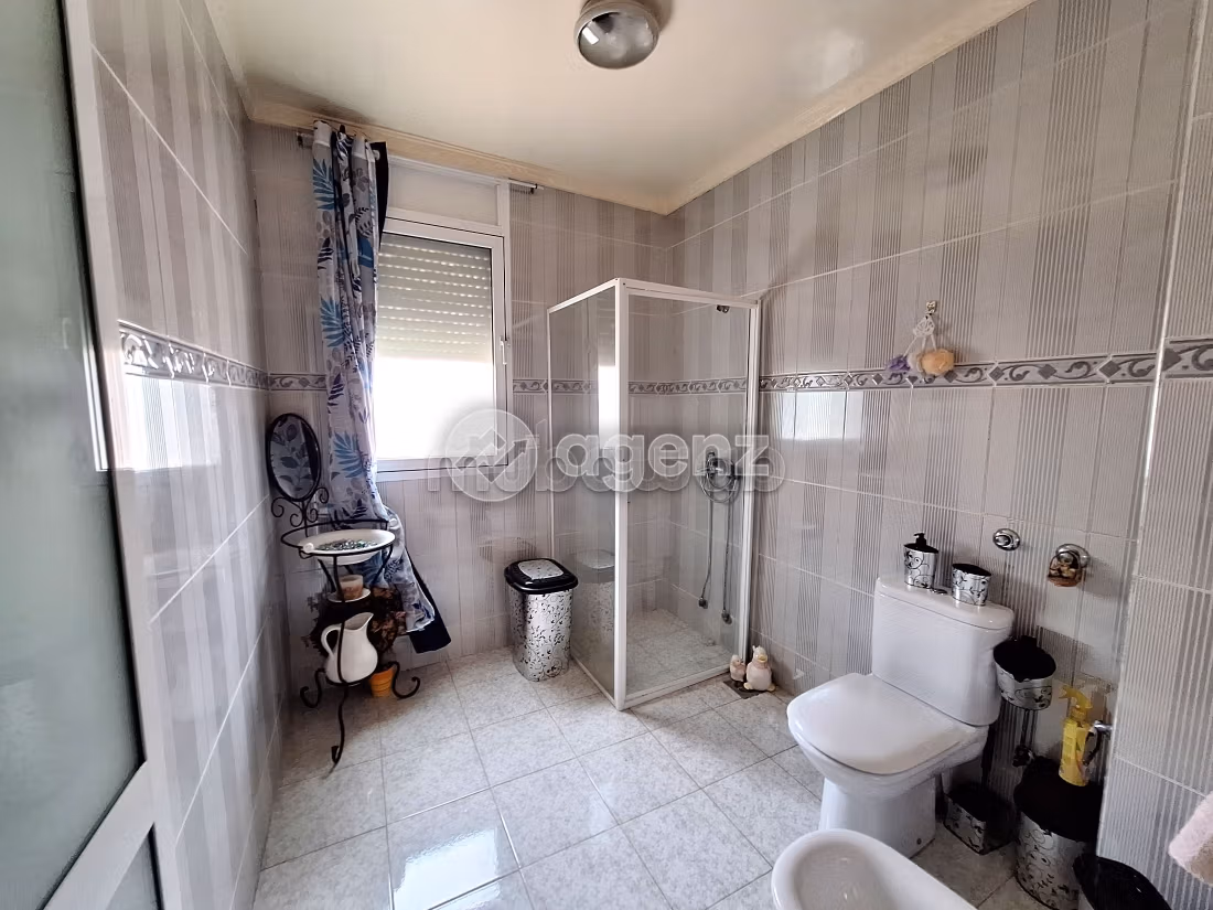Appartementen te koop in Derb Koréa. 5 Kamers. Parkeerplaats