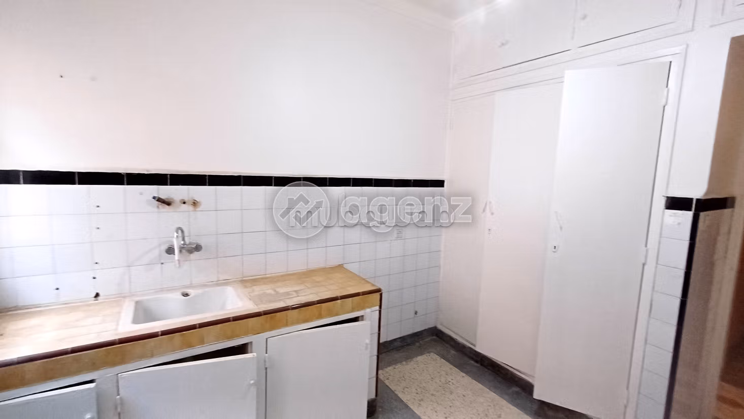 Villa à vendre 200 m², 7 chambres Avenue des F. A. R Meknès