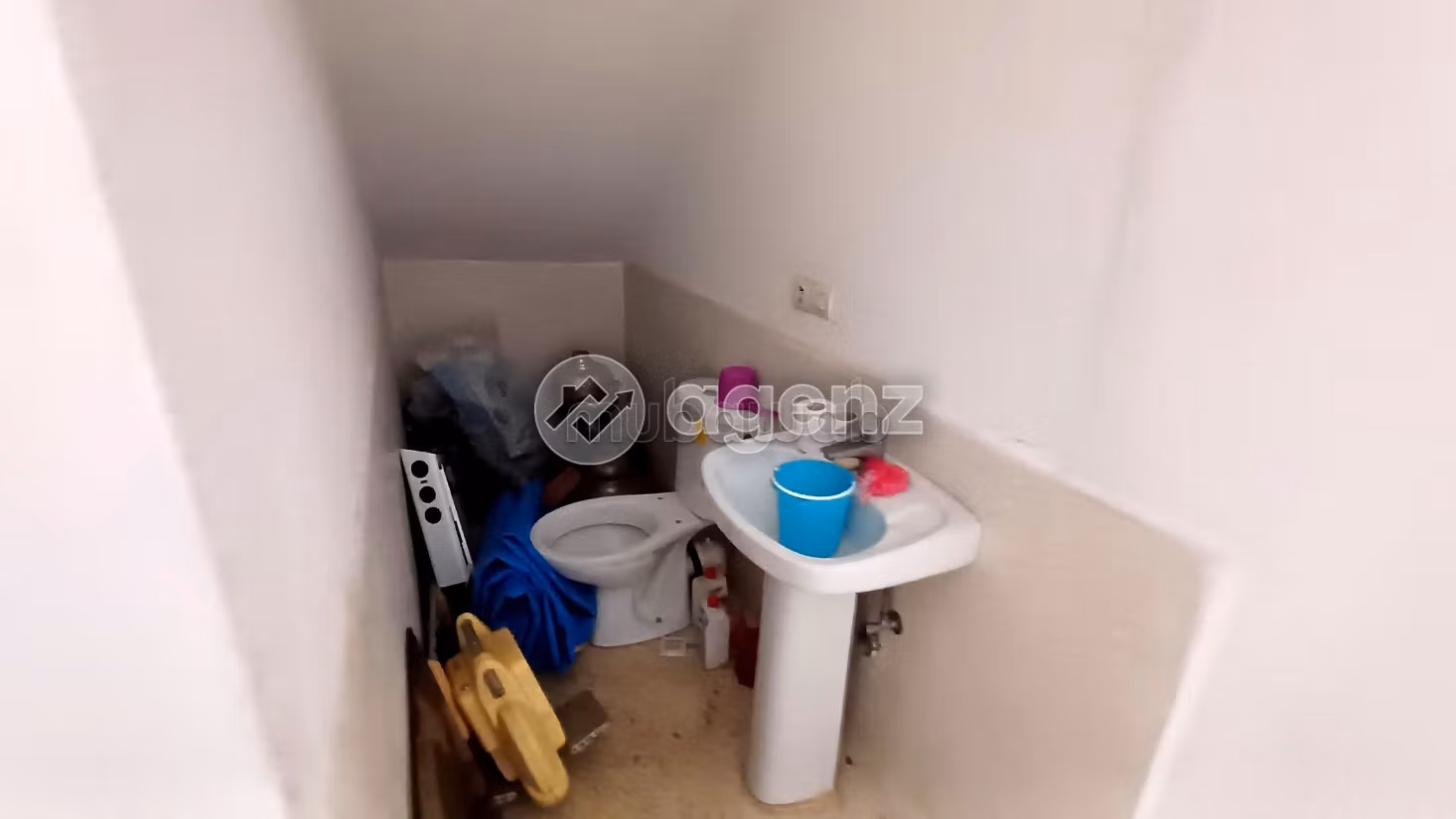 Fabulous house for sale. 4 rooms. Private garden, Cellar