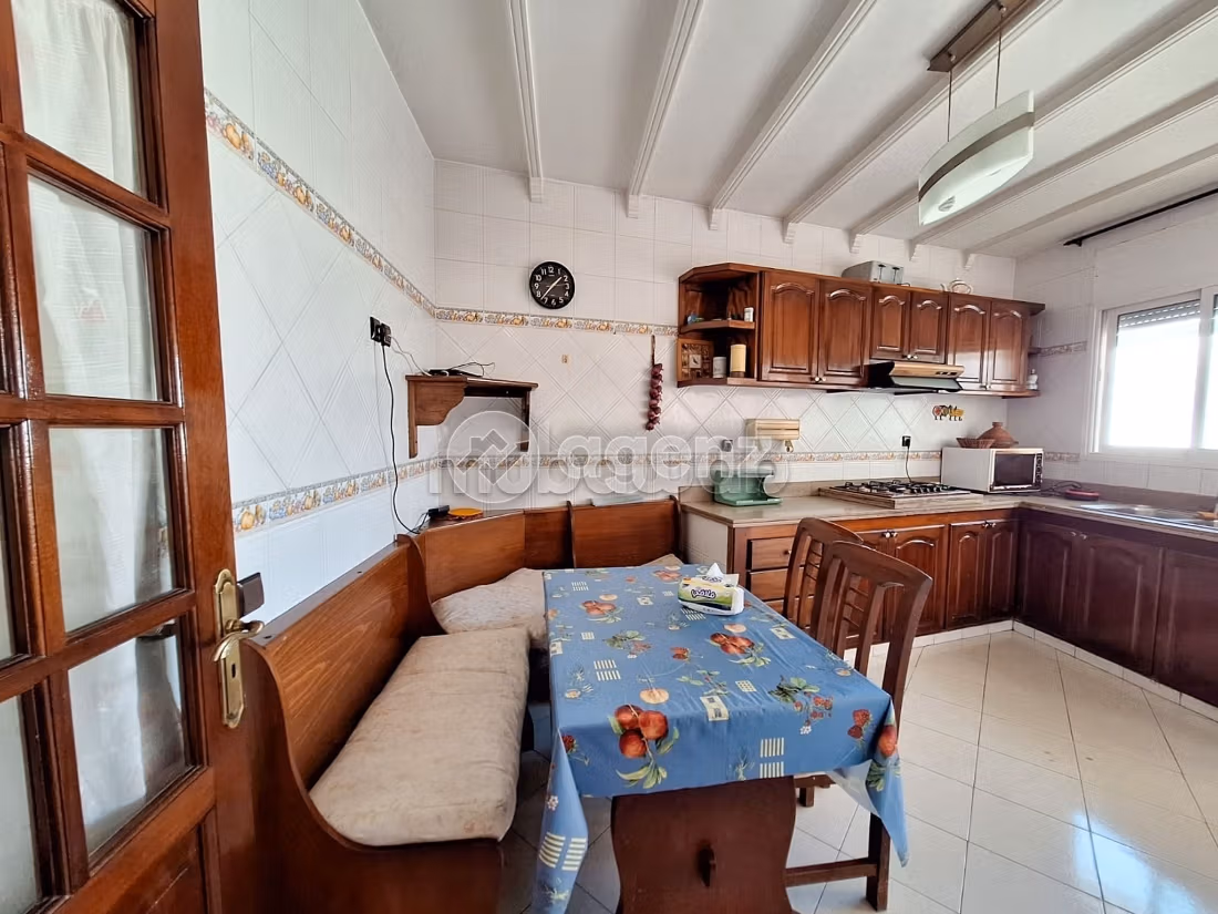 Splendido appartamento da acquistare a Val Fleury. 2 belle camere da letto. Terrazzo e garage