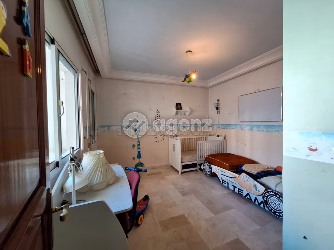 Splendido appartamento da acquistare a Val Fleury. 2 belle camere da letto. Terrazzo e garage