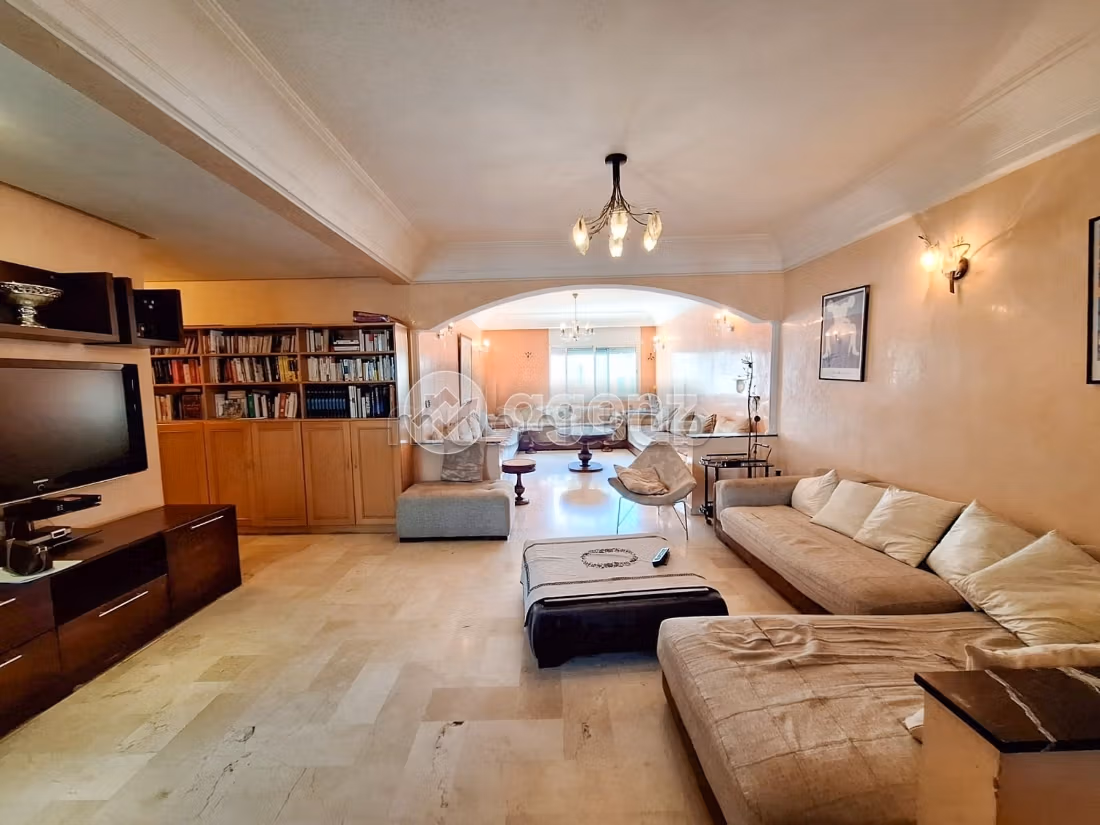 Splendido appartamento da acquistare a Val Fleury. 2 belle camere da letto. Terrazzo e garage