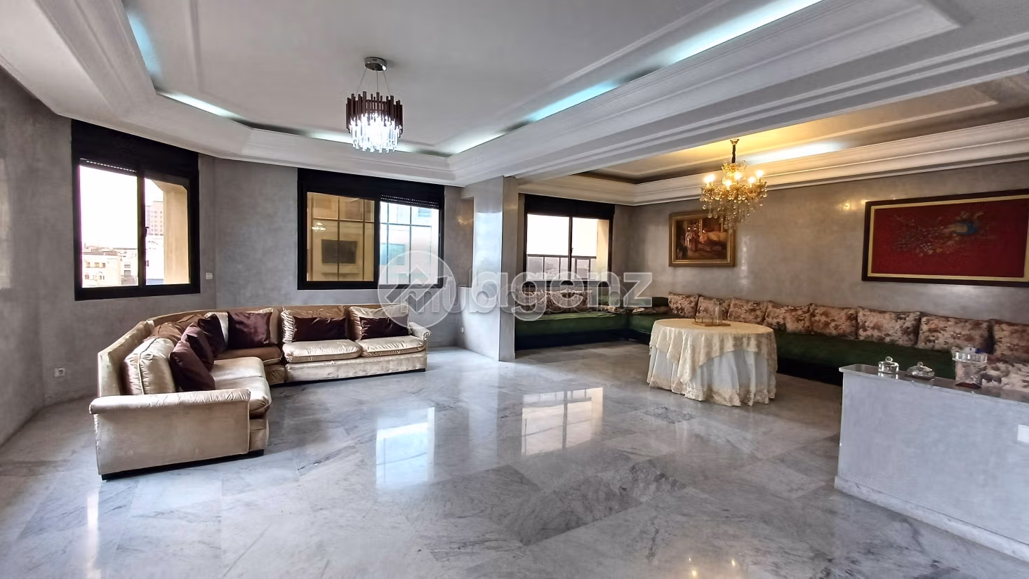 Splendido appartamento da acquistare a Derb Ben Houmane. 3 camere da letto. Posto auto e terrazzo