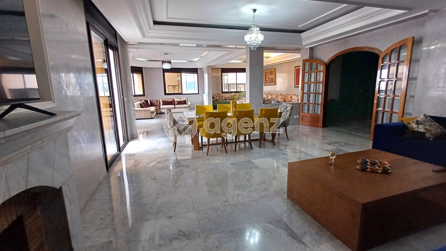 Splendido appartamento da acquistare a Derb Ben Houmane. 3 camere da letto. Posto auto e terrazzo