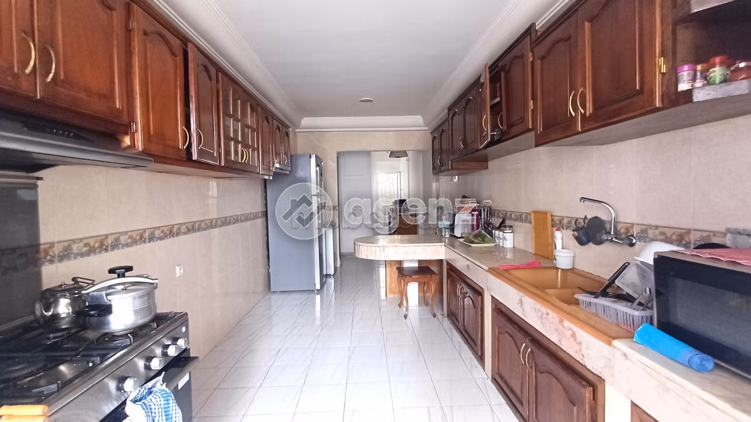 Splendido appartamento da acquistare a Derb Ben Houmane. 3 camere da letto. Posto auto e terrazzo