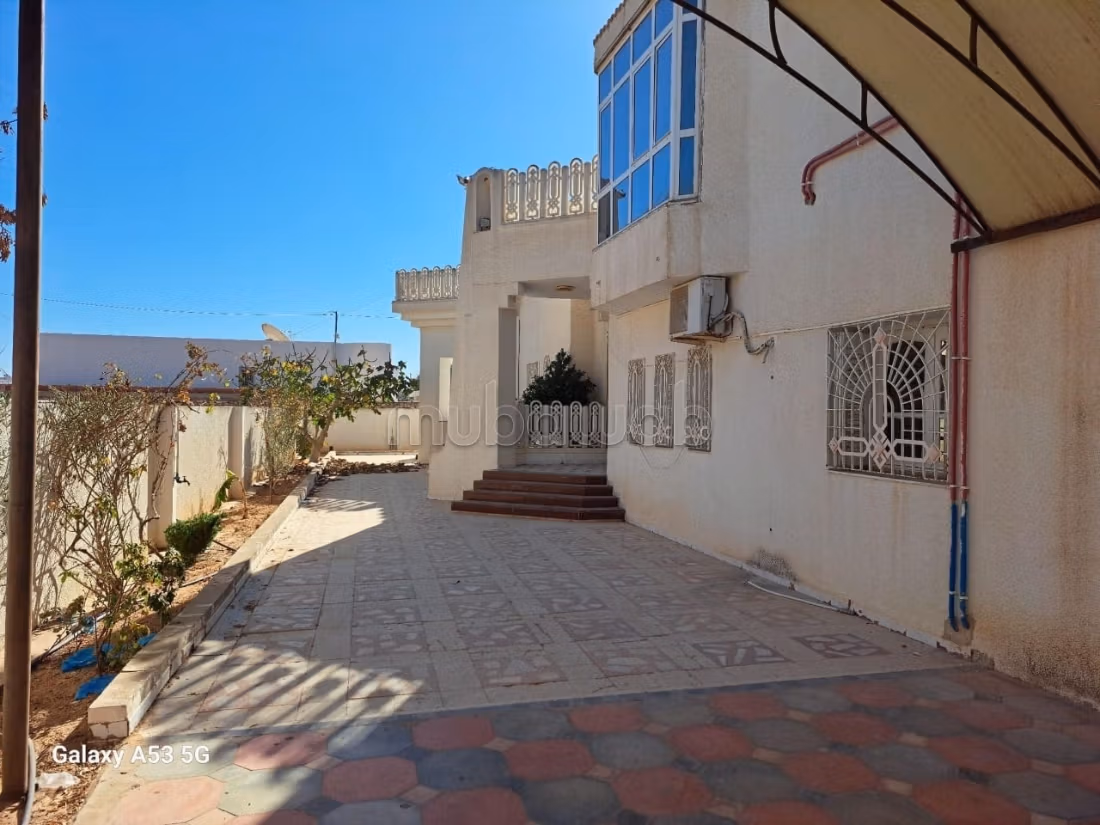 A vendre villa s5 a sakiet ezzit