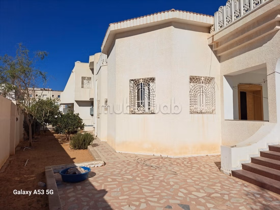 A vendre villa s5 a sakiet ezzit