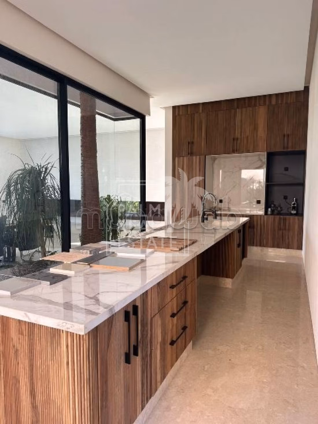 Villa isolée moderne grand luxe sur la route damzmiz