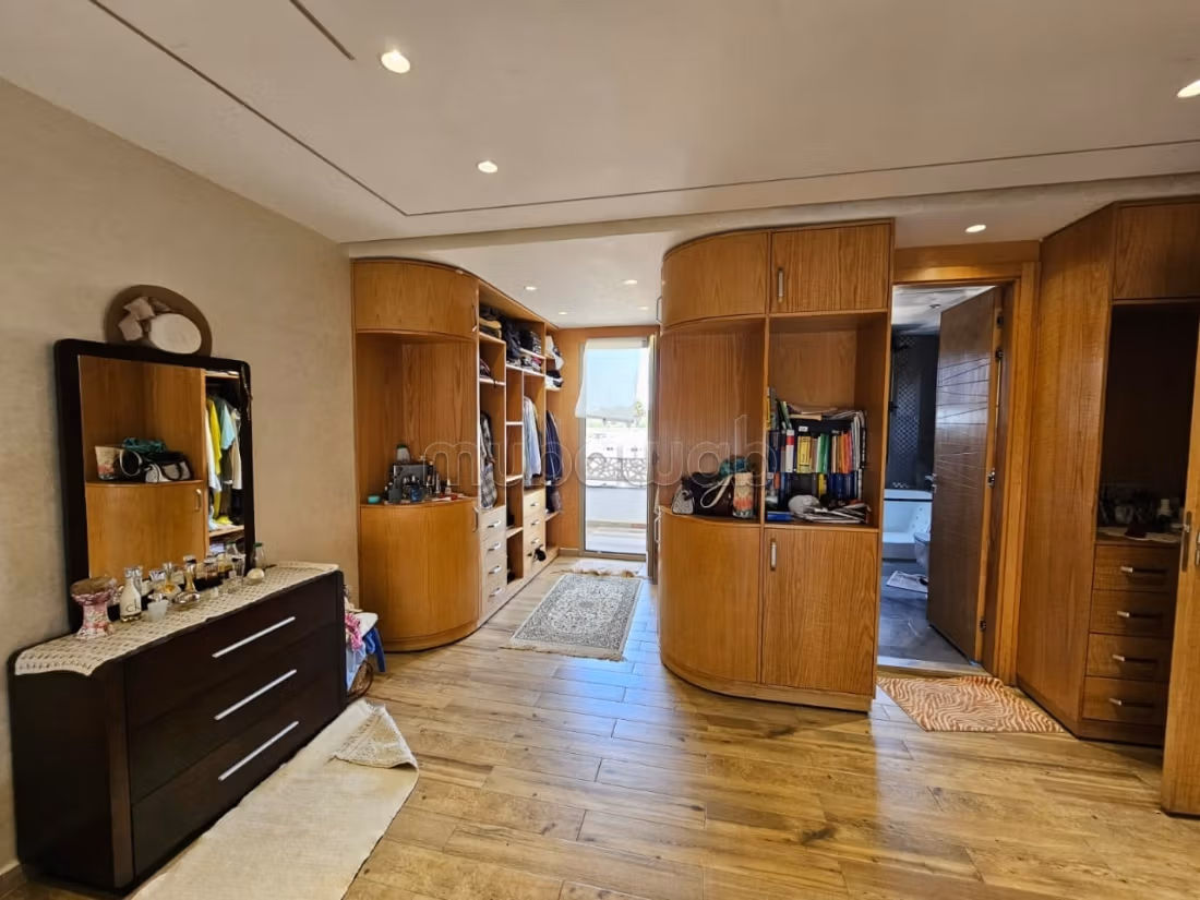 A vendre Villa 300m2 Resid fermée Bouskoura