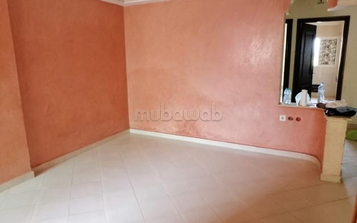 Rent an apartment in Samlalia. 2 rooms. Cellar, Large terrace
