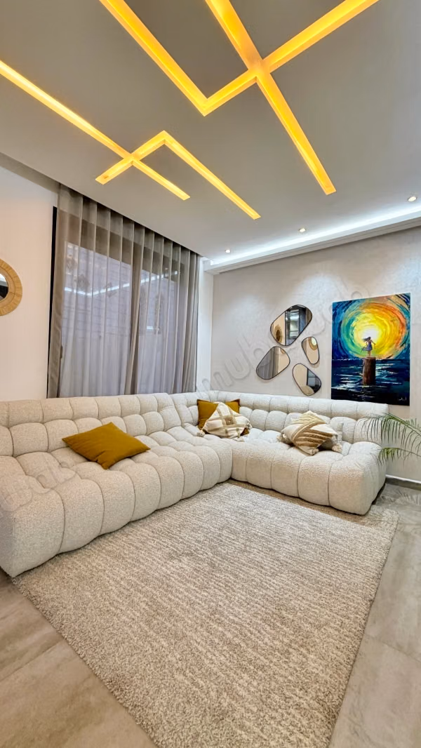 Magnífica villa en alquiler en Riyad. 3 bonitas habitaciones. Con muebles