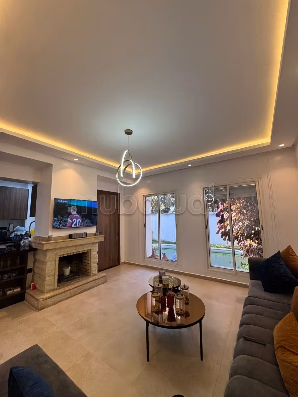 Kopen: villa's en luxe woningen. 2 Ruimtes. Terras en garage