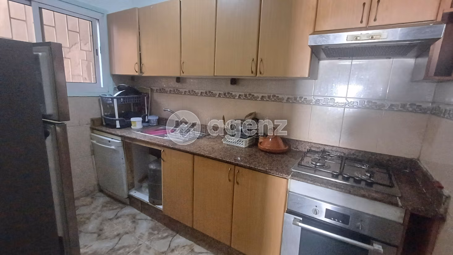 Bellissimo appartamento in affitto a Maârif. Superficie 85 m². Arredato