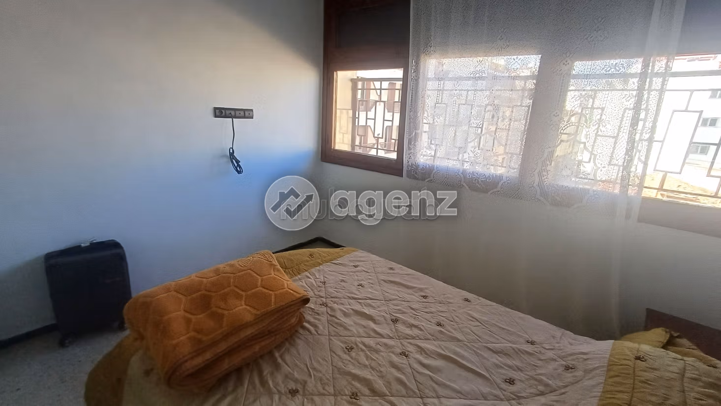 Bellissimo appartamento in affitto a Maârif. Superficie 85 m². Arredato