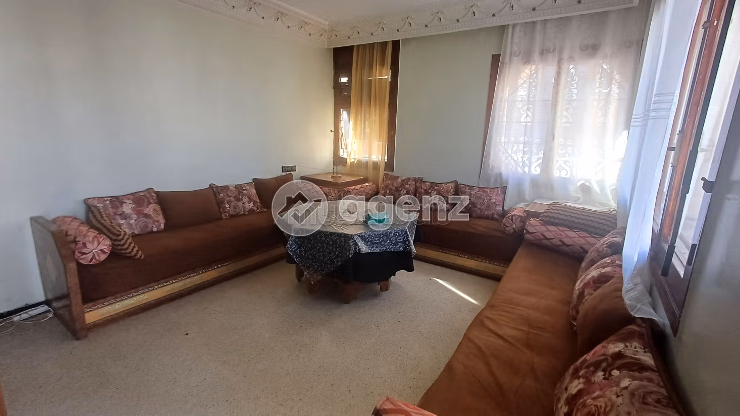 Bellissimo appartamento in affitto a Maârif. Superficie 85 m². Arredato