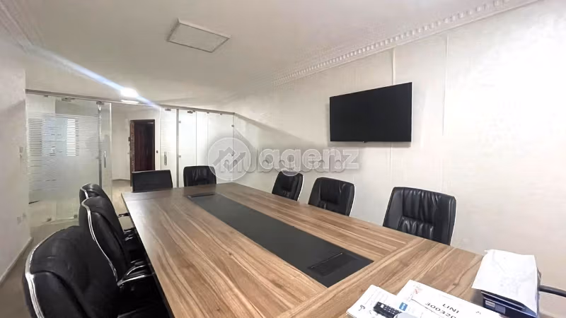 Bonito piso en venta en Les Hôpitaux. Área total 117 m². Parking y ascensor