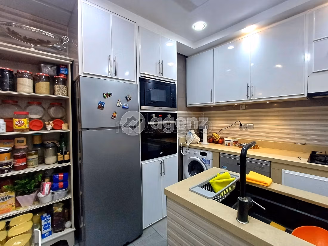 Piso en alquiler en Bourgogne Est. 3 dormitorios. Cocina totalmente equipada