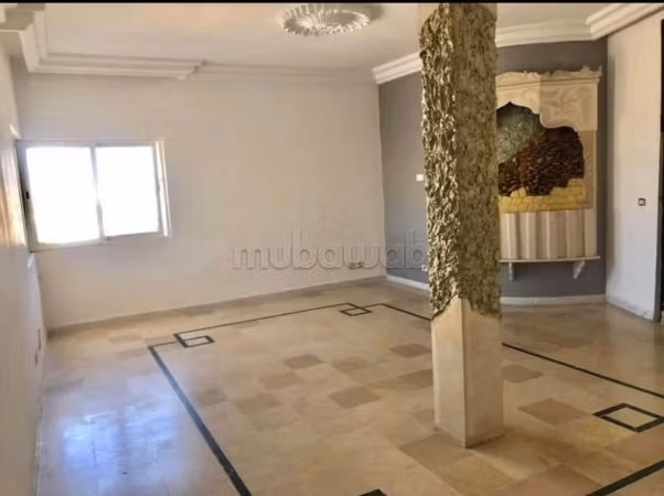 Bel appartement en location à Cité Al Yamama. 2 belles chambres. Grand balcon