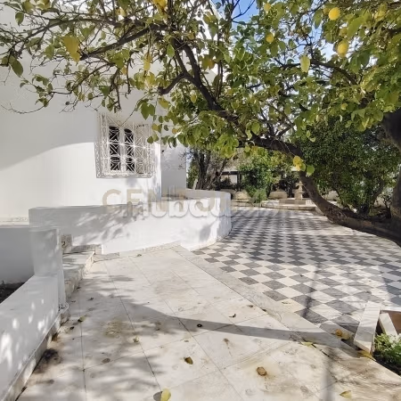 Luxury Villa for sale in Mutuelle Ville. 3 lovely rooms. Terrace and garden