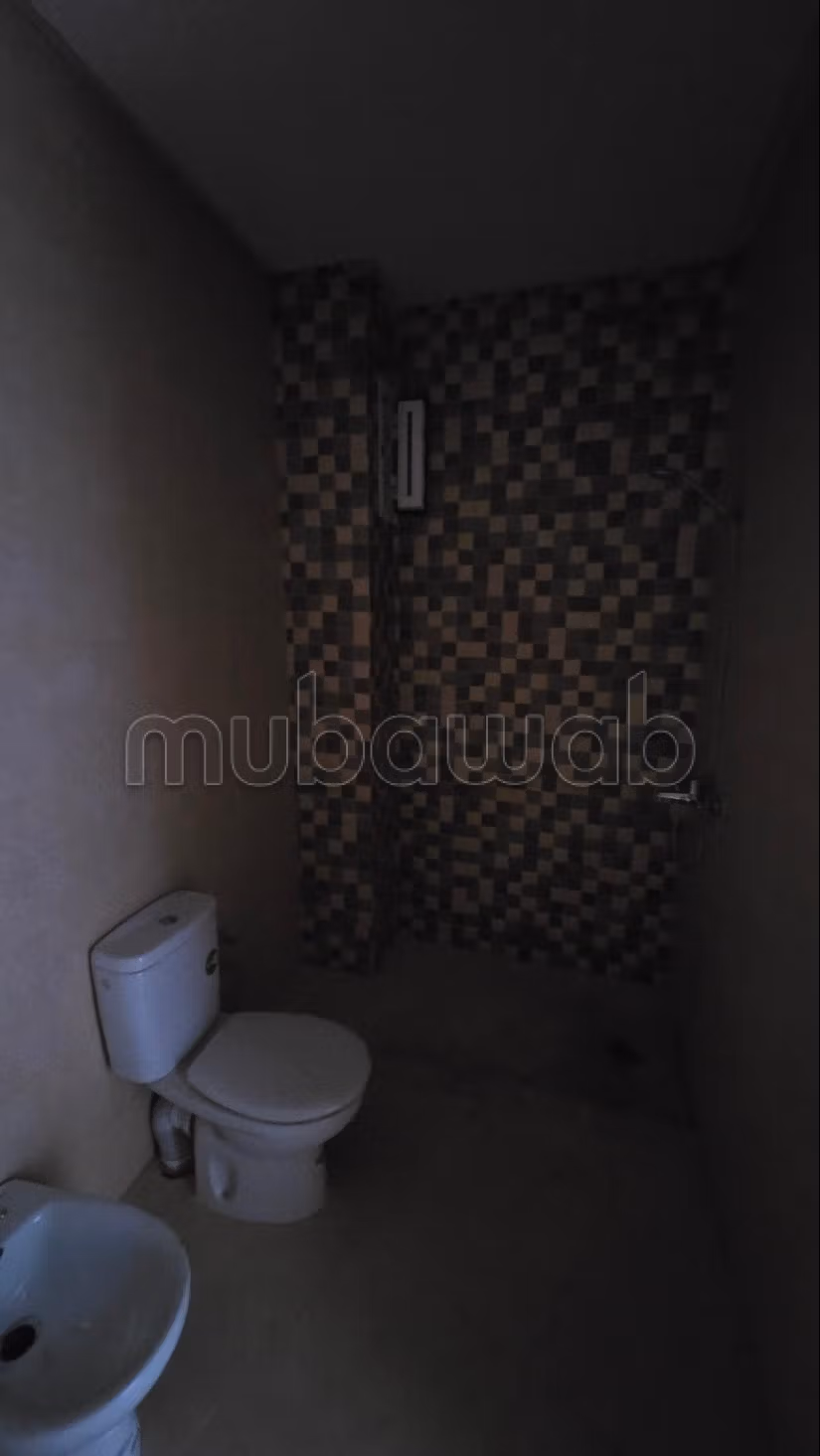 Appartement en vente à M'Diq. 2 chambres. Salon Marocain, sécurité — 4