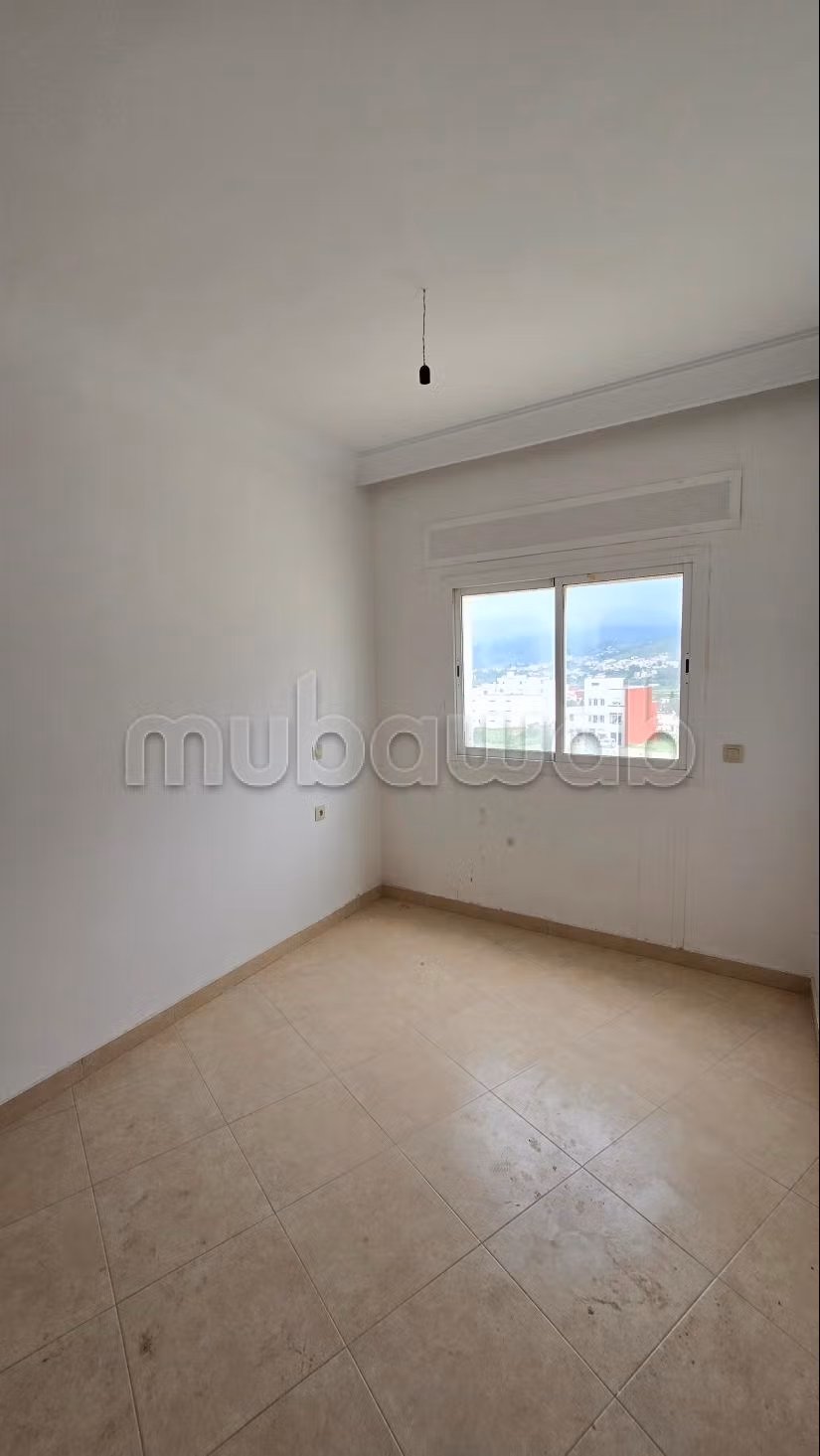 Appartement en vente à M'Diq. 2 chambres. Salon Marocain, sécurité — 5
