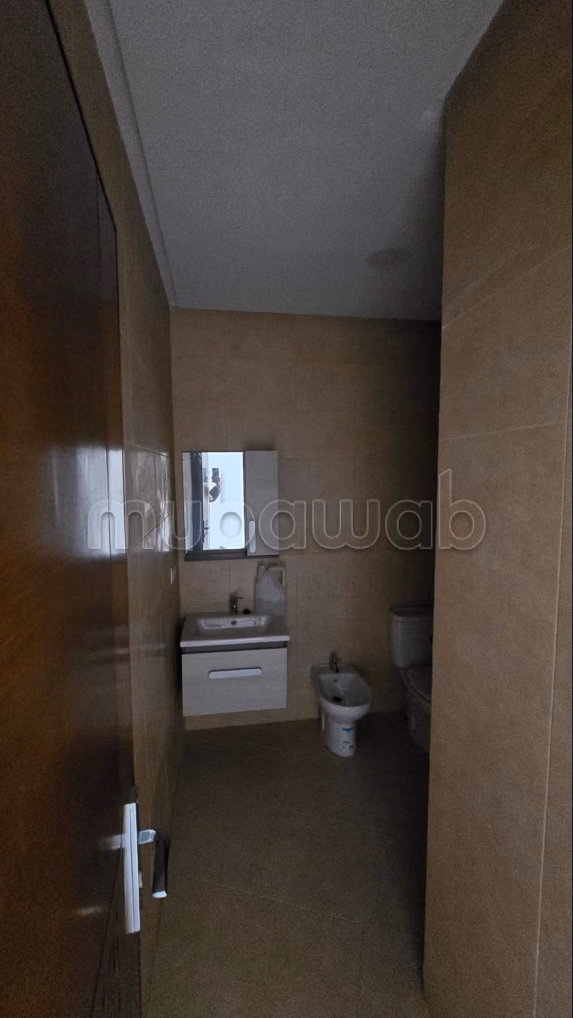 Appartement en vente à M'Diq. 2 chambres. Salon Marocain, sécurité — 6