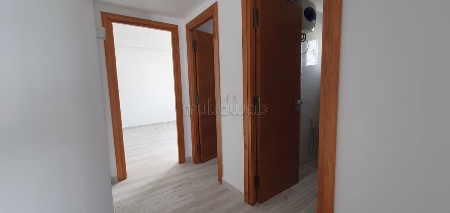 Ufficio da acquistare a La Fayette. Superficie di 320 m². Ascensore e posto auto