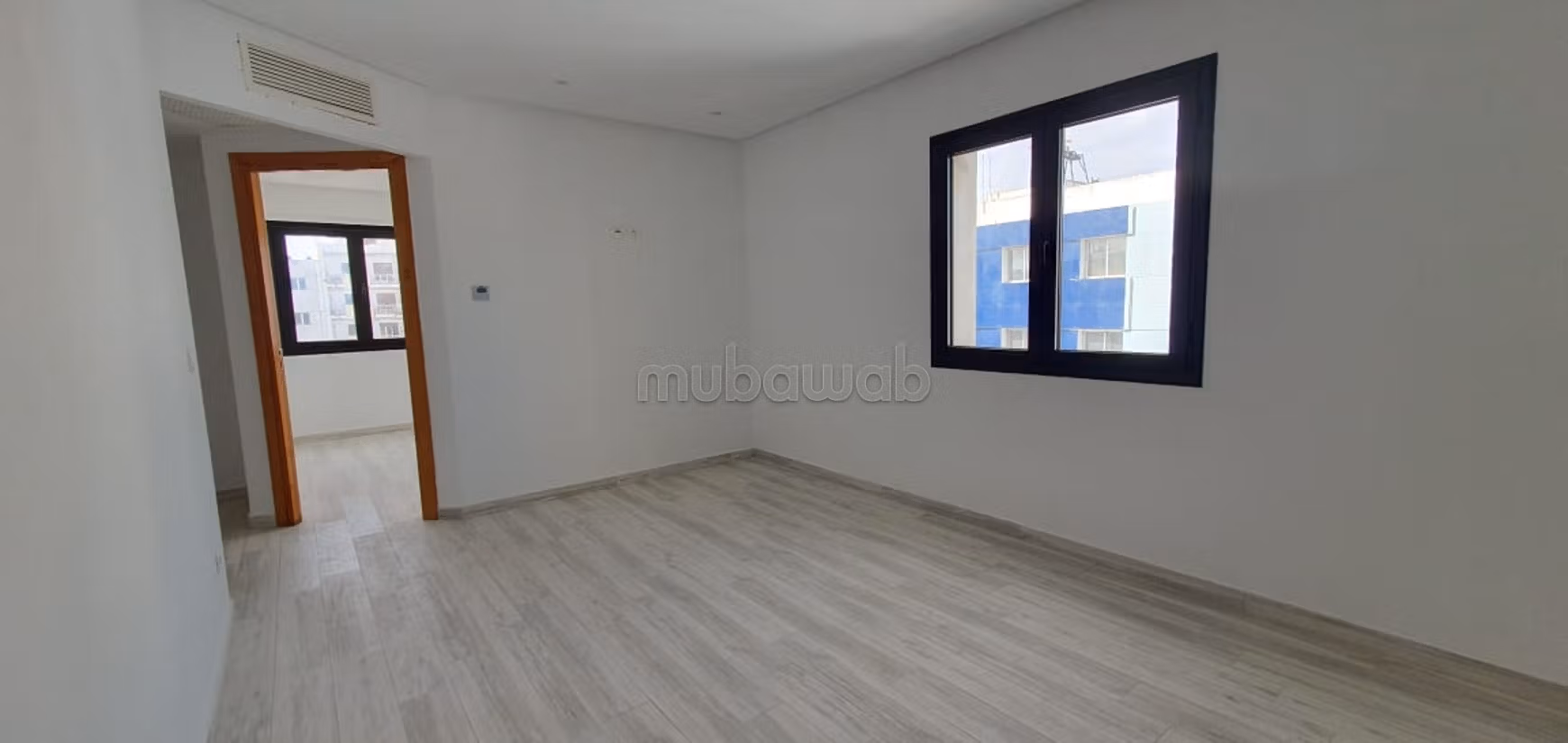 Ufficio da acquistare a La Fayette. Superficie di 320 m². Ascensore e posto auto