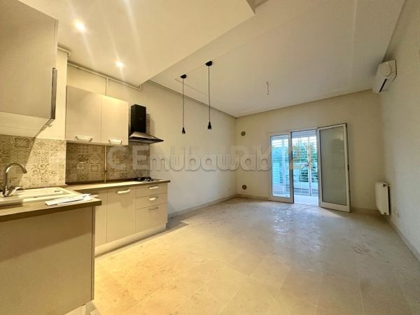 Affitto di un bellissimo appartamento a Charguia 1. Superficie 85 m². Doppi vetri e riscaldamento