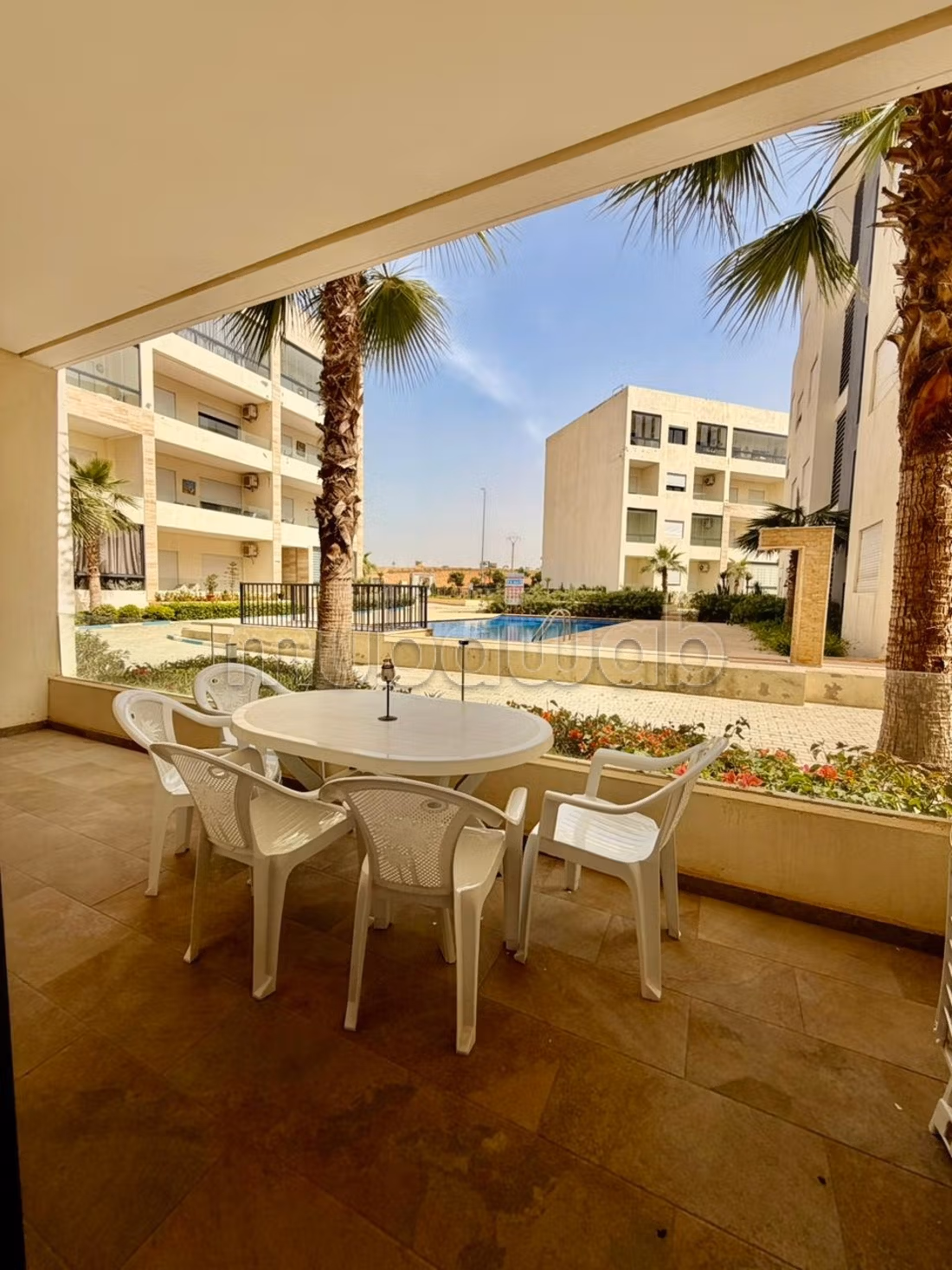 Appartement magic house a louer vue sur piscine