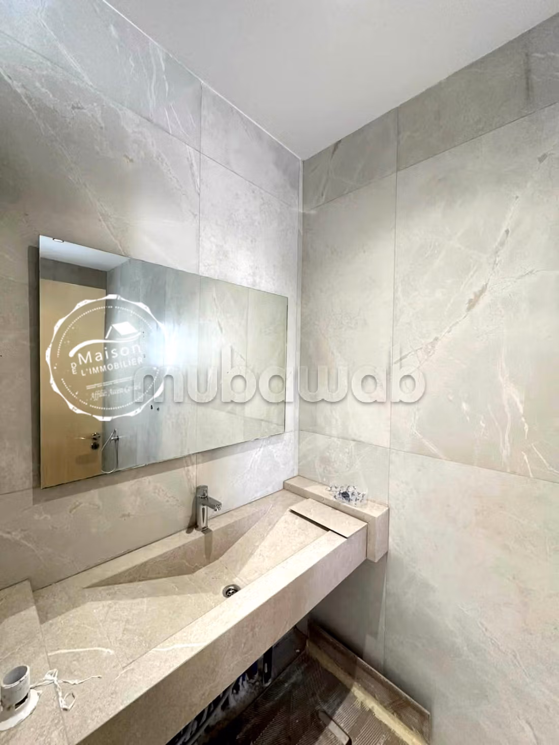 Immeuble neuf 800 m² usg bureautique Alain Savary