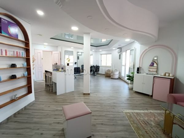 A vendre bureau aux berges du lac 1