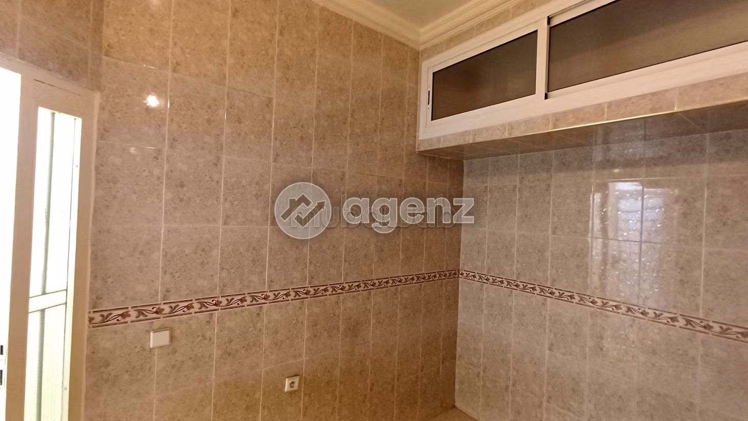 Vendita di uno splendido appartamento. Superficie 83 m². Con garage e ascensore