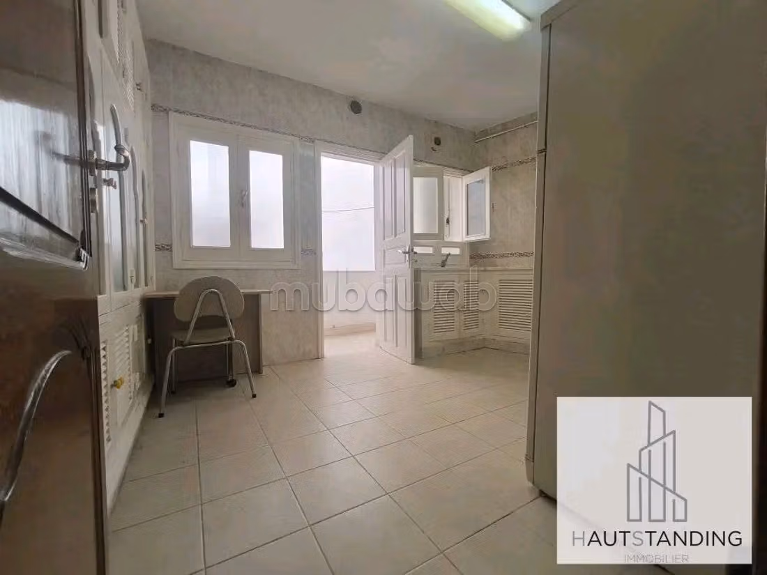Rent an apartment. Surface area 145 m². Well furnished