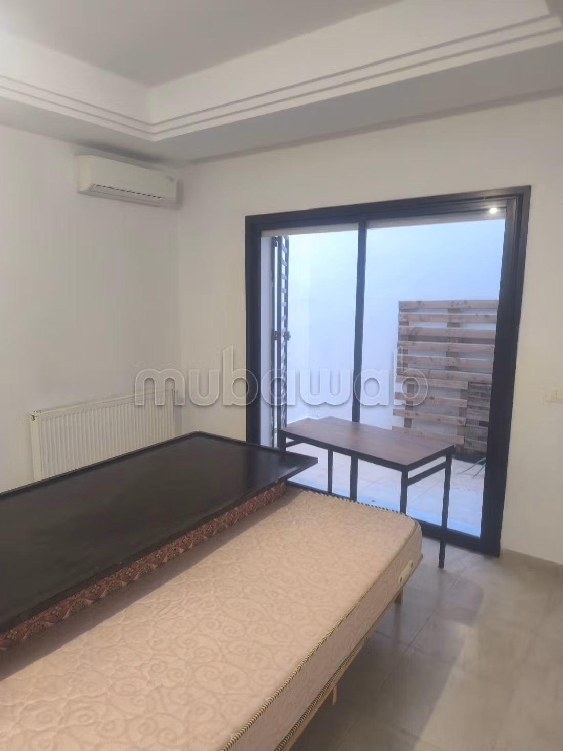 Appartement à louer à La Marsa. 2 belles chambres. Porte blindée, sécurité