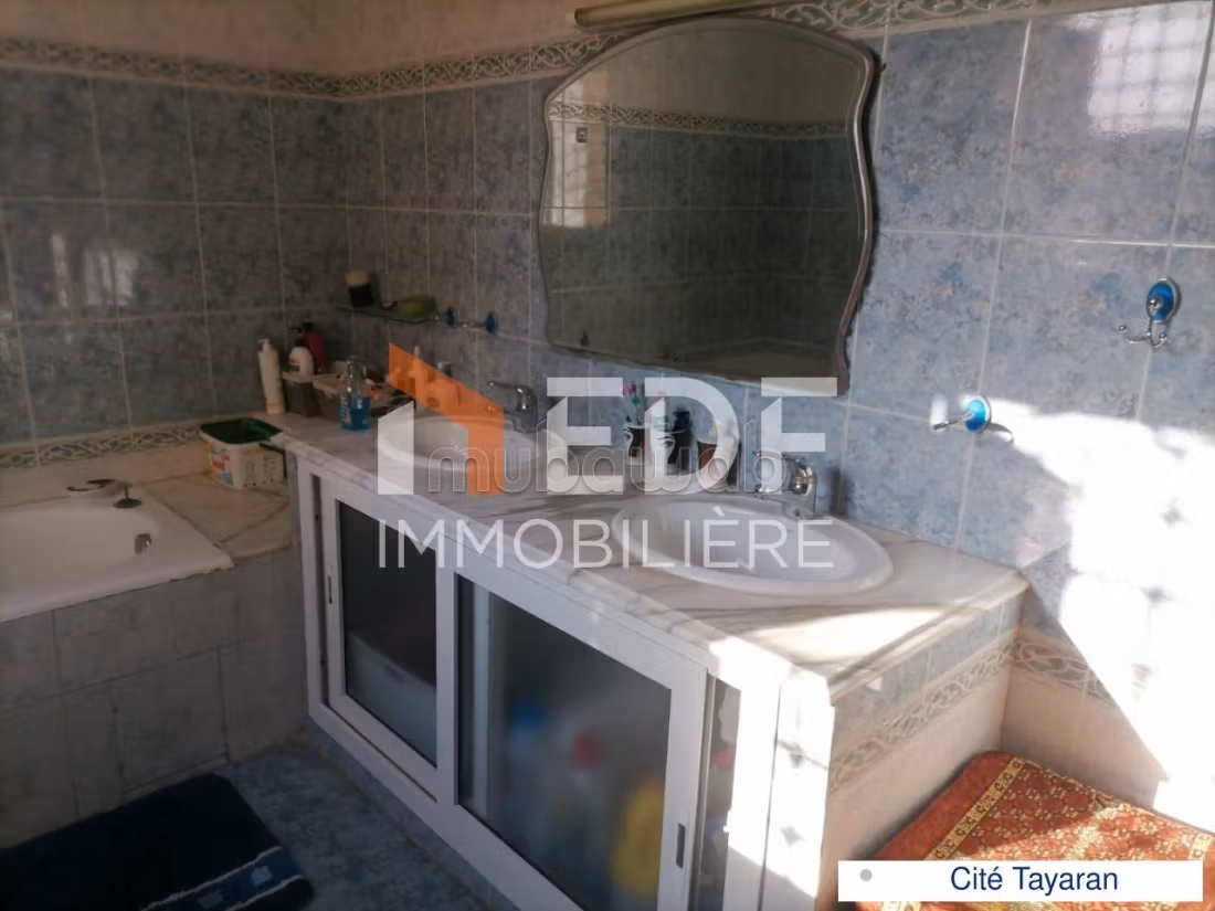 Vendita villa di lusso a Bizerte. 6 locali spaziosi. Garage e terrazzo