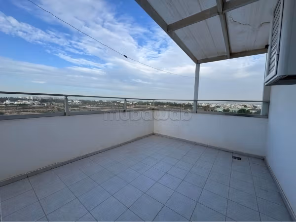 Appartamento in vendita a Aouina. Superficie di 64 m². Arredato